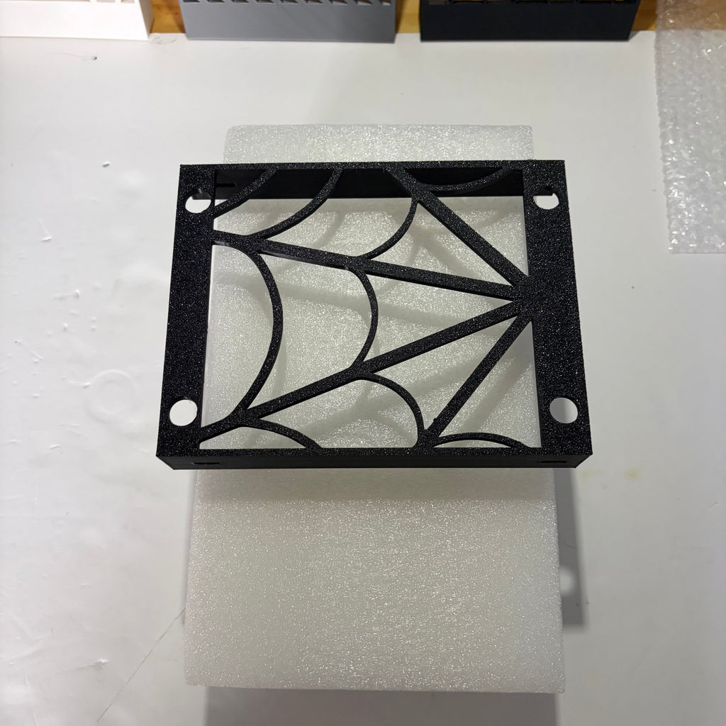 Tuttio controller cover in WEB or STINGER pattern – image 2