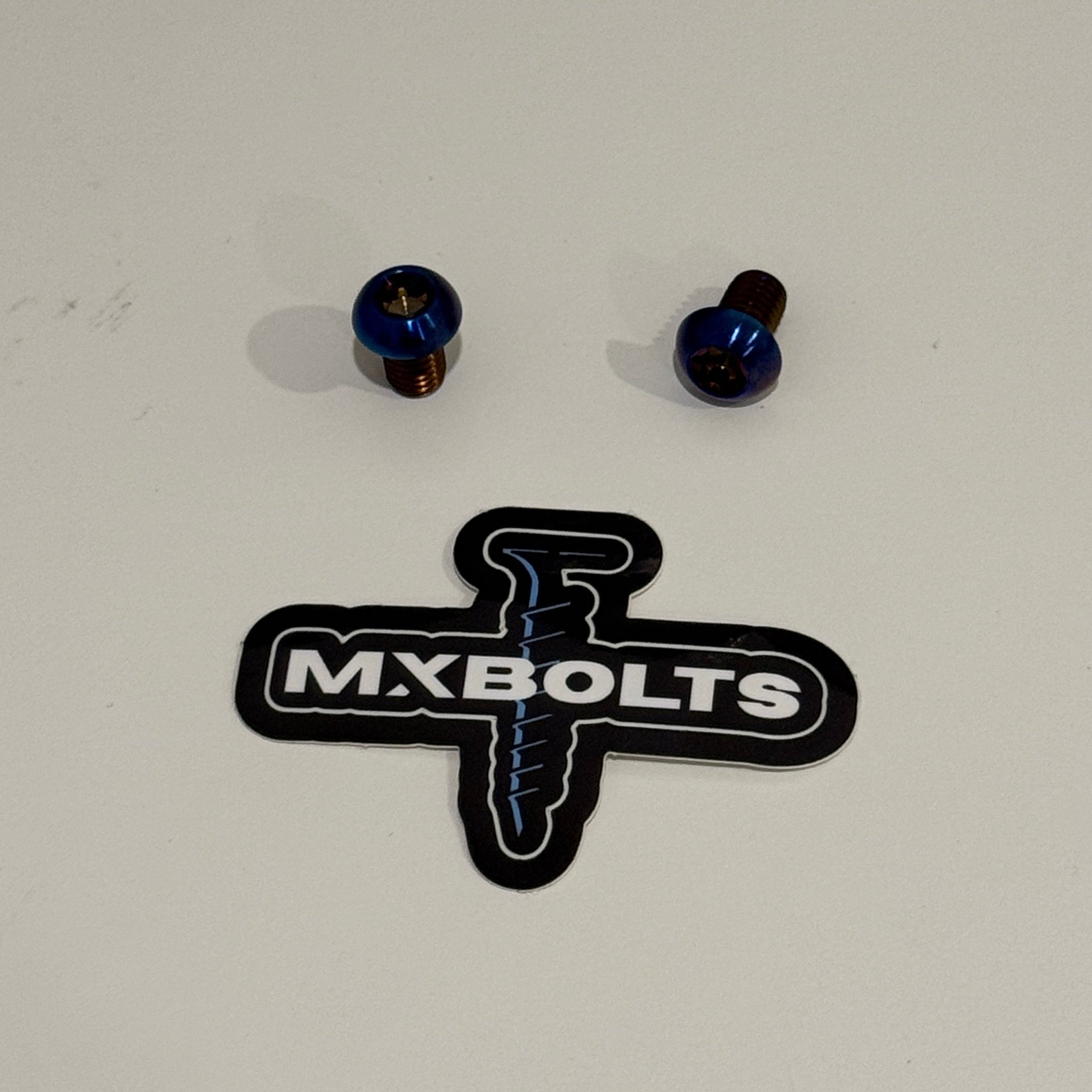 Formula brake reservoir bolt color options