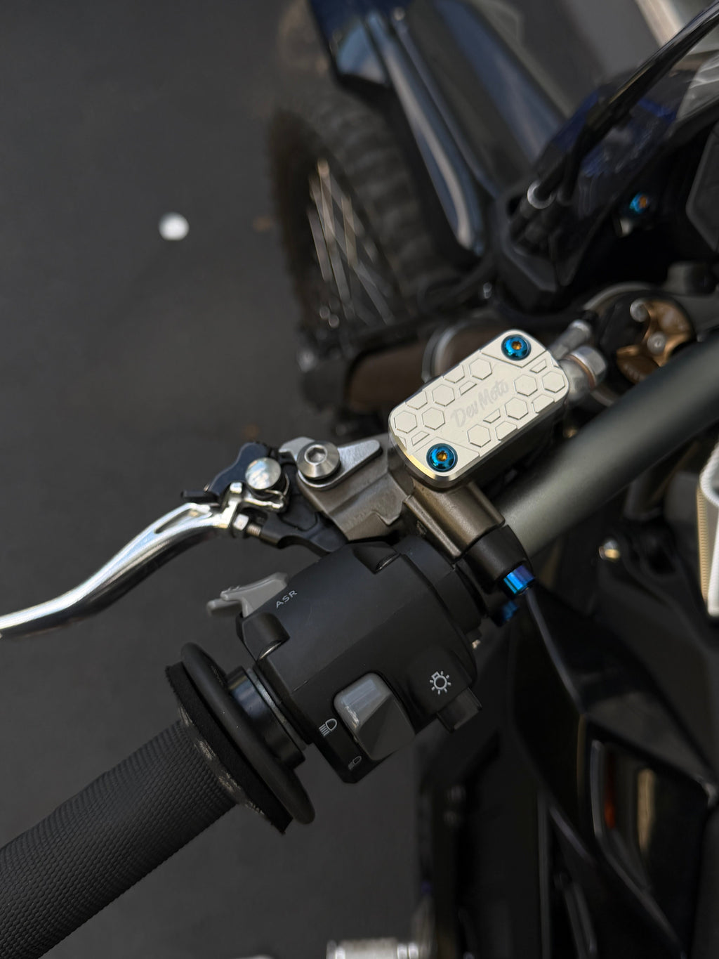 Sur-Ron Ultra Bee brake reservoir cap – image 2
