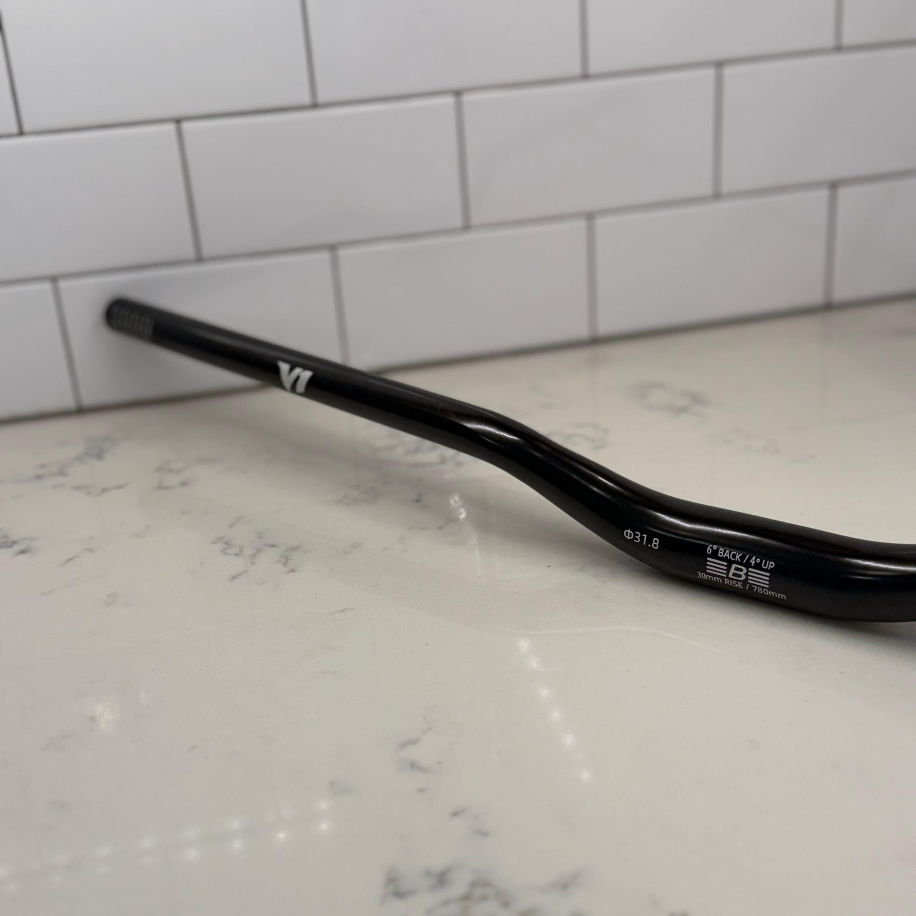 780mm-wide e-moto handlebars with 30mm rise