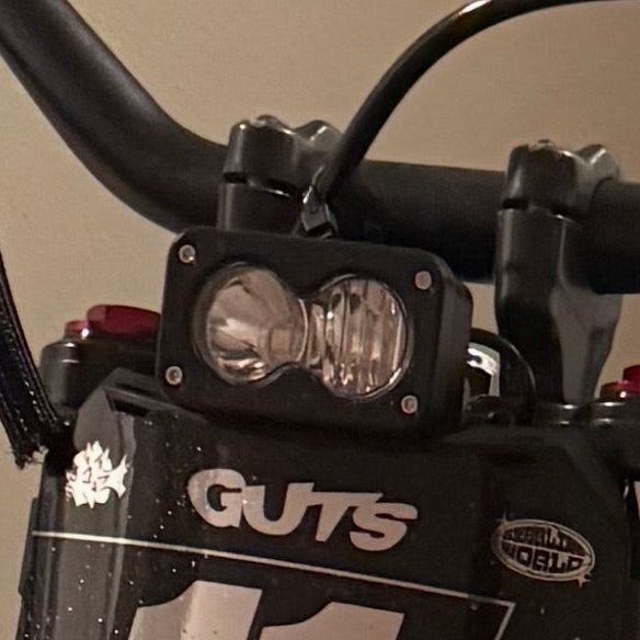 Baja light with battery pack and switch