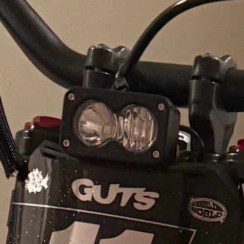Baja light with battery pack and switch